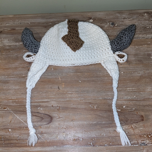 ATLA Appa Skybison Handmade Knit Cap With Horns And Tassels - Picture 1 of 5